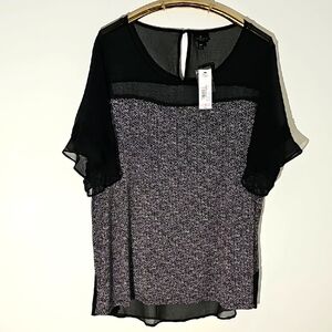 Black and White Women's Top Size 2X. NWT From Worthingron. Dress Up With Or Down